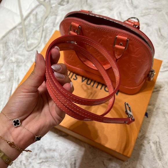 Louis Vuitton Alma BB in rare color - Picture 7 of 13